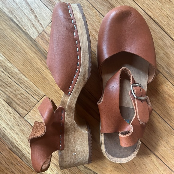 Swedish Hasbeens Closed Toe Tan Mary Jane Clogs size 38 (us size 7.5) - Picture 8 of 8